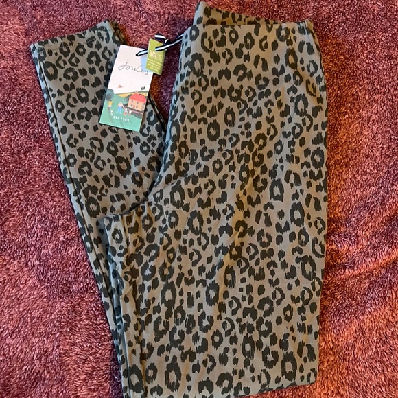 Joules Pants & Jumpsuits Nwt Green And Black Leopard Print Pull On